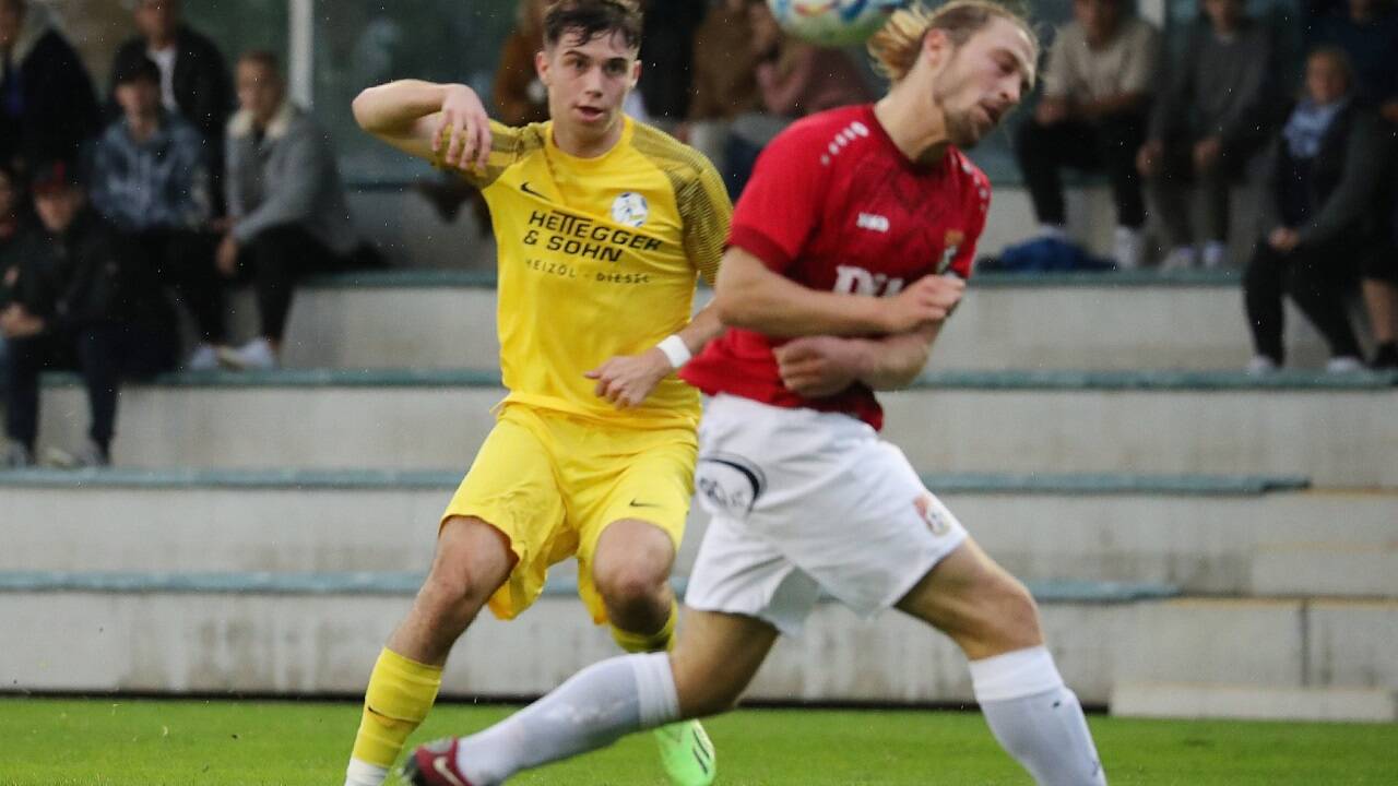 Sebastian Voglmaier (links) zog sich in der Salzburger Liga erneut eine Verletzung zu. Sebastian Voglmaier (links) zog sich in der Salzburger Liga erneut eine Verletzung zu.