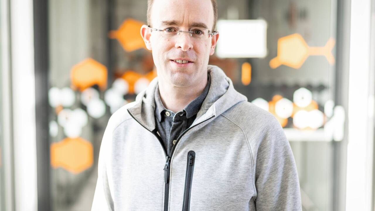 Die Salzburger Forschungsgruppe um Ulrich Aschauer bringt ihre Expertise in der theoretischen Berechnung ein. 