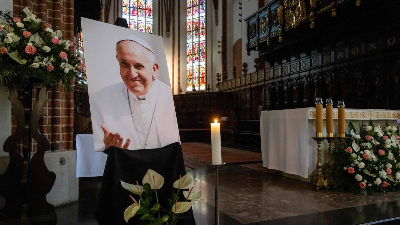 Papst Franziskus verstarb am Ostermontag. Sein Tod löste weltweit tiefe Trauer aus. 