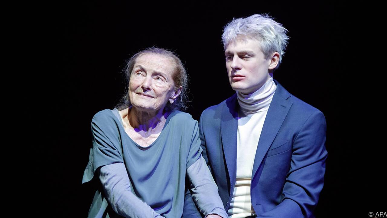 Meo Wulf und Erni Mangold als 'Harold und Maude'.  