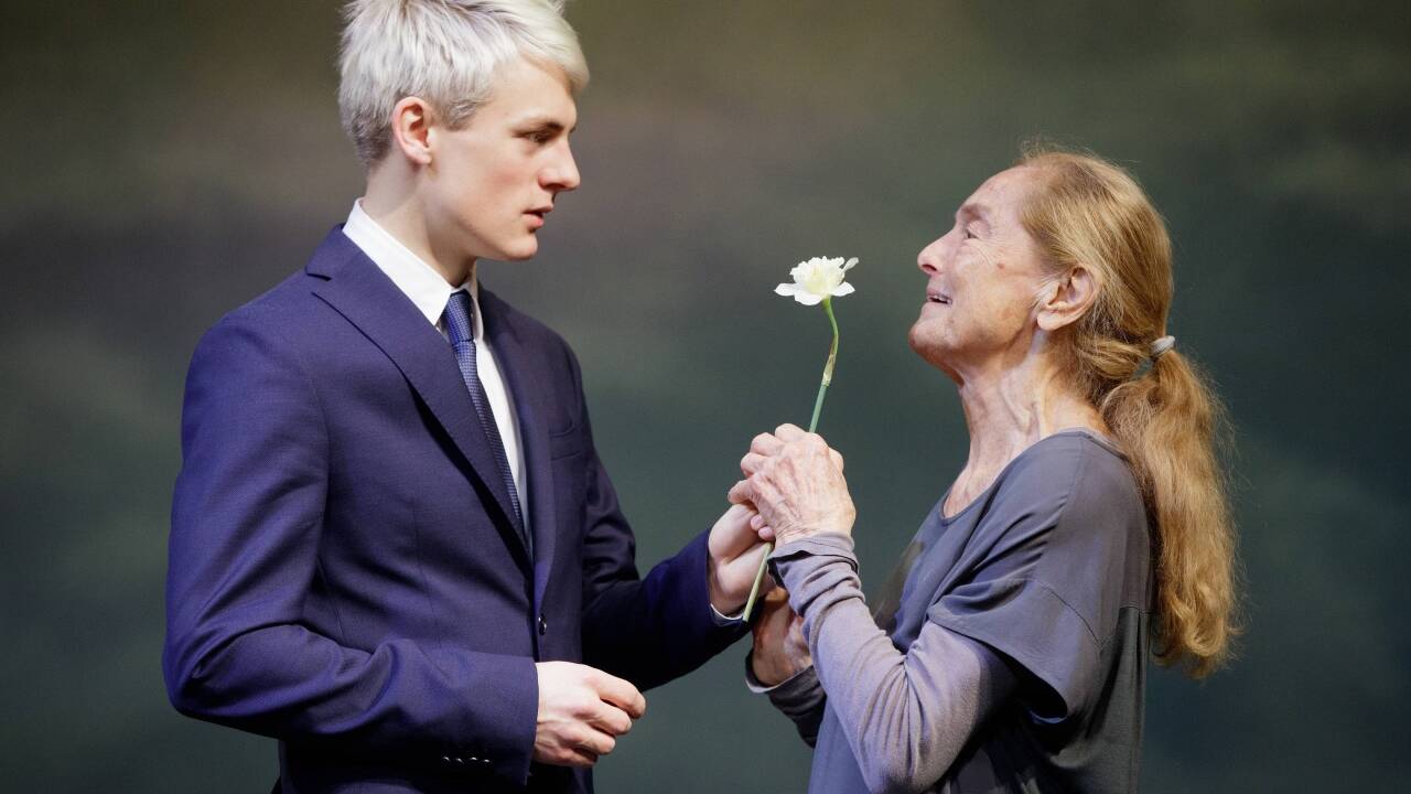 Meo Wulf und Erni Mangold als 'Harold und Maude'.  