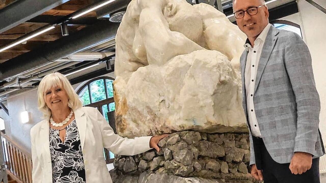 Rosa Bock, langjährige politische Wegbegleiterin des Bürgermeisters Alexander Stangassinger und einst seine Lehrerin, zieht sich aus der Politik zurück. 
