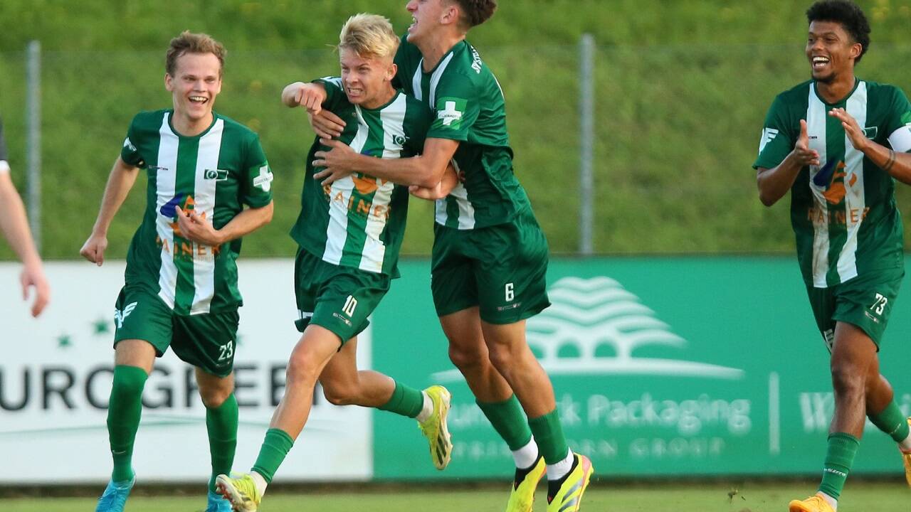 Die Straßwalchner um Lucas Wildmann (2.v.l.) wollen auch in der nächsten Saison in der Salzburger Liga glänzen. 