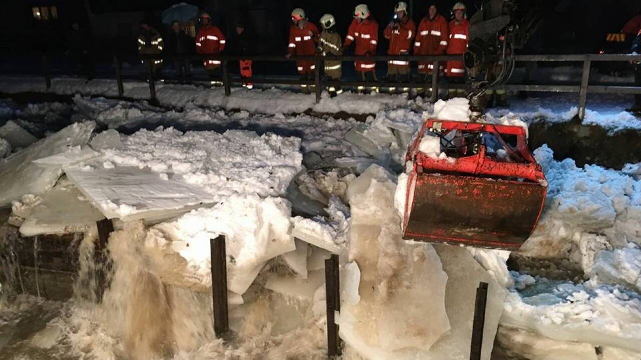 Feuerwehr Thalgau im Einsatz. 