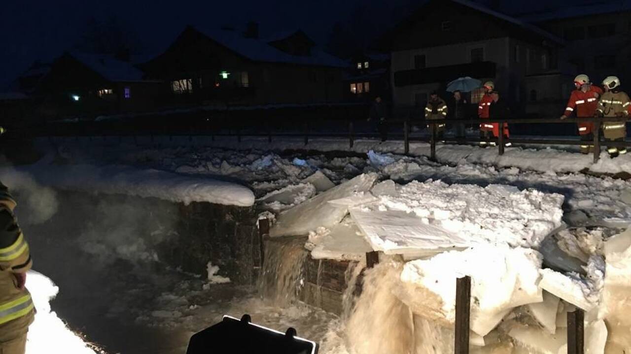 Feuerwehr Thalgau im Einsatz. 
