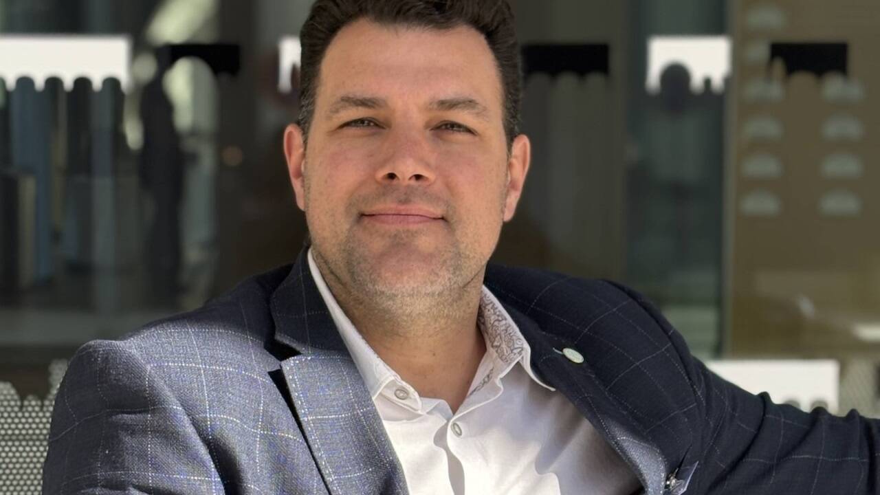 Sevan Gerard koordiniert das Programm. 