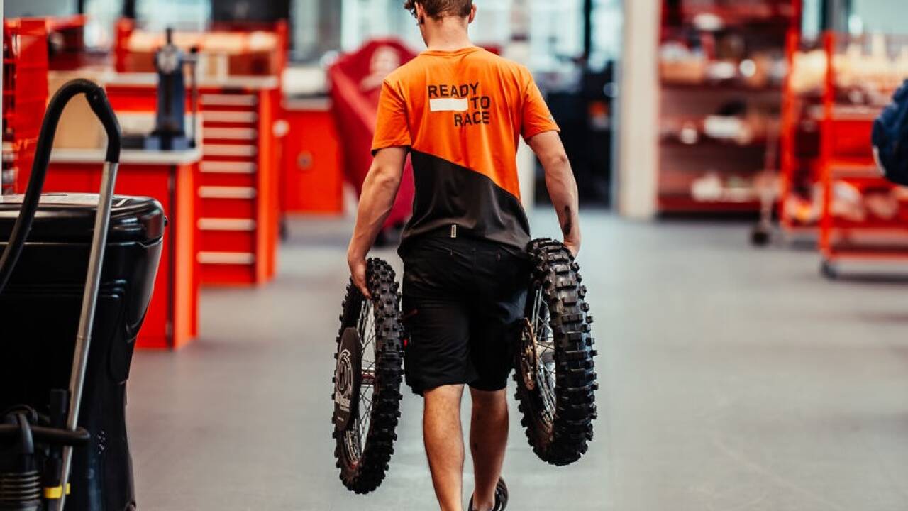 Krise bei KTM hält an: Die Produktion in Mattighofen wird erneut heruntergefahren.  