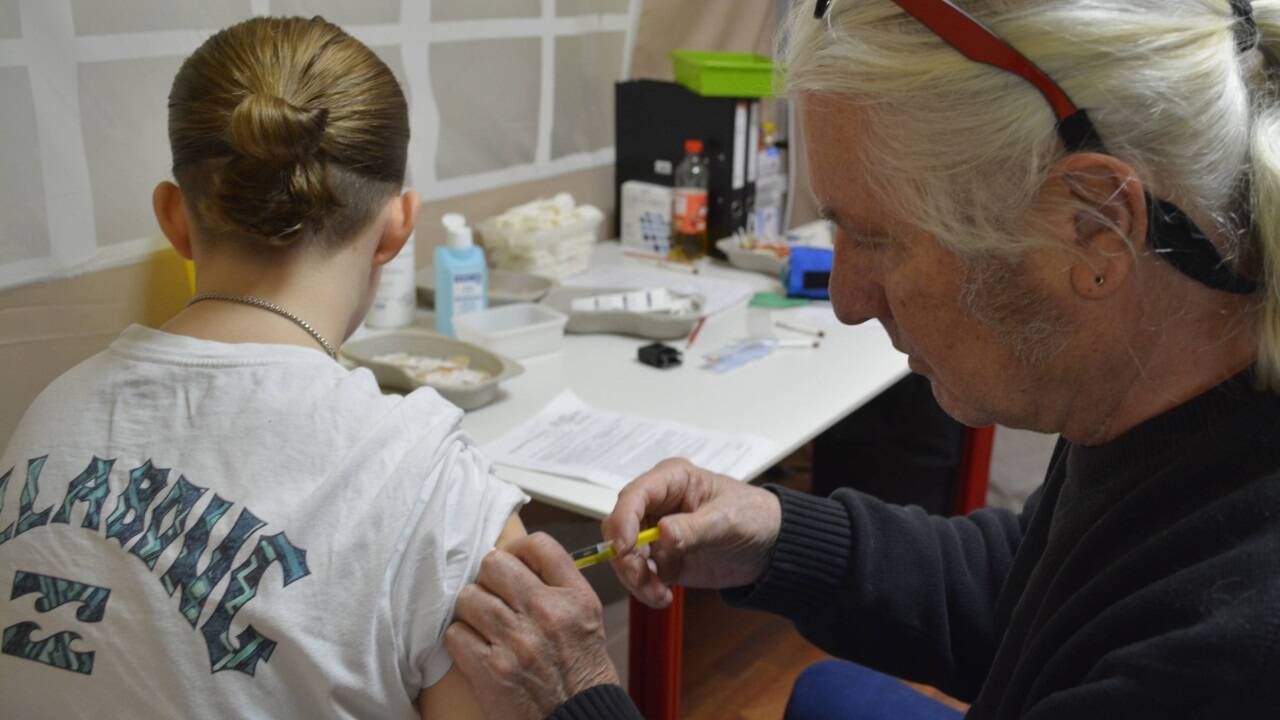 Die Impfstraße in Salzburg wird nach wie vor gut angenommen. Seit Anfang 2024 wurden dort 7000 Impfungen verabreicht. Die Impfstraße in Salzburg wird nach wie vor gut angenommen. Seit Anfang 2024 wurden dort 7000 Impfungen verabreicht.