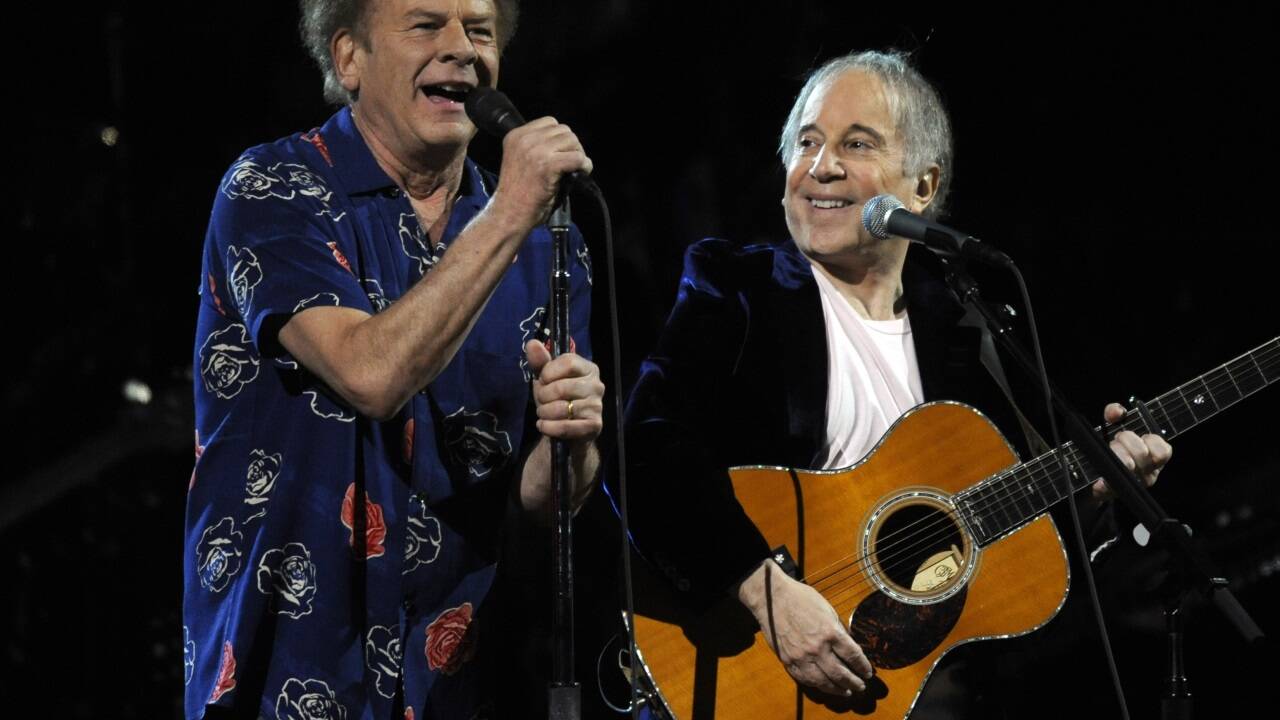 „I am just a poor boy, though my story’s seldom told“, singen Simon & Garfunkel „I am just a poor boy, though my story’s seldom told“, singen Simon & Garfunkel