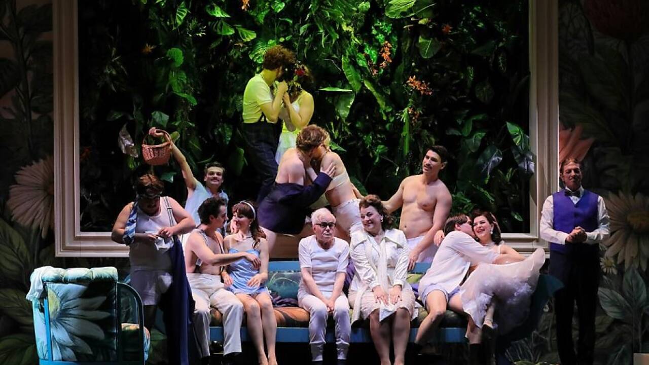 Die Waldmeister-Bowle in Strauss-Operette lässt Hemmungen fallen 
