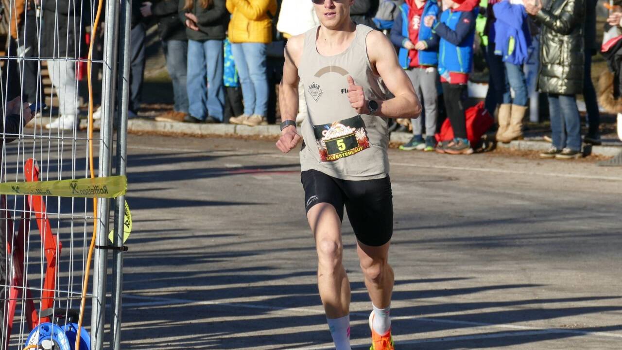 Dominik Hirczy  Dominik Hirczy