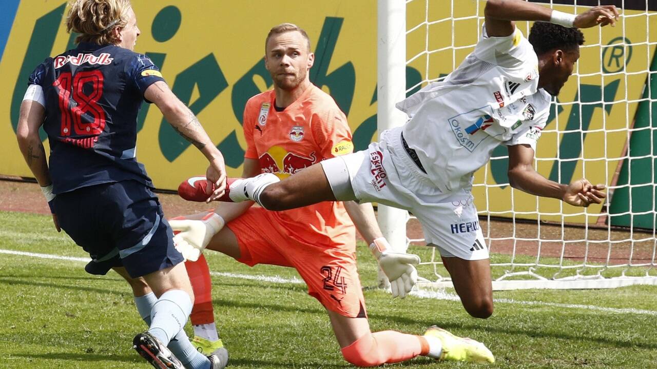 Tormann Alexander Schlager war mit Abstand der beste Spieler von Red Bull Salzburg. Tormann Alexander Schlager war mit Abstand der beste Spieler von Red Bull Salzburg.