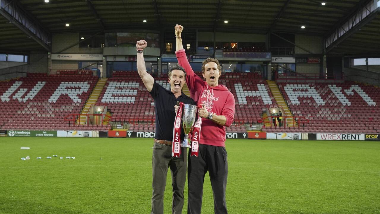 Welcome to Wrexham: Rob McElhenney (l.) und Ryan Reynolds. 