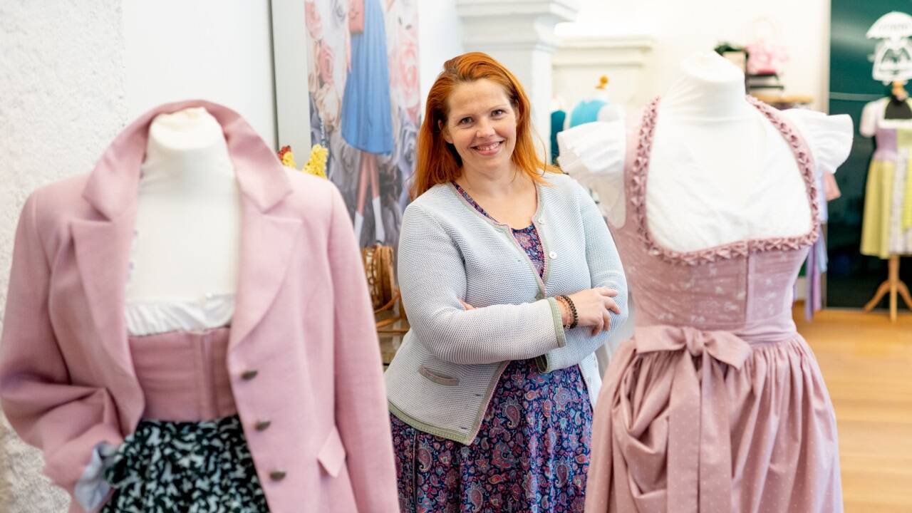 Constanze Kurz in ihrem neuen Trachtenatelier in der Salzburger Altstadt. Constanze Kurz in ihrem neuen Trachtenatelier in der Salzburger Altstadt.
