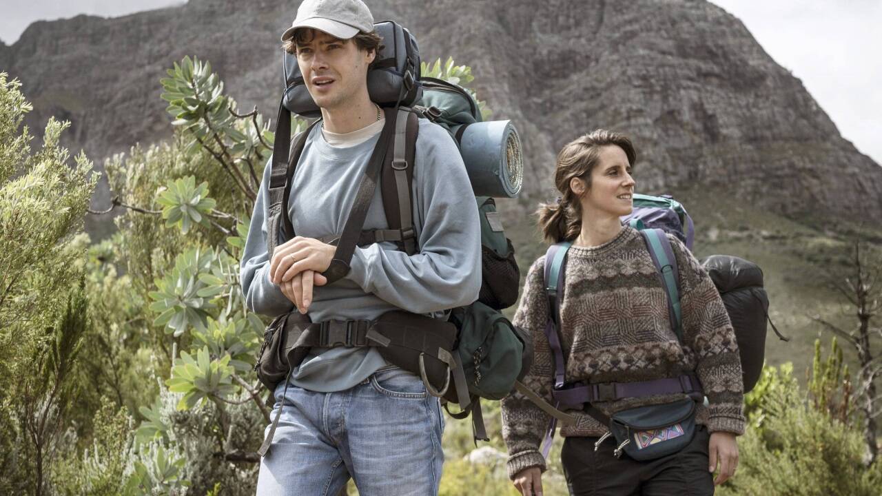 Hochzeitsreise: Ursula (Amelie Kiefer, rechts) und Jona (Thomas Prenn) auf dem Inka-Pfad zum Machu Picchu. 