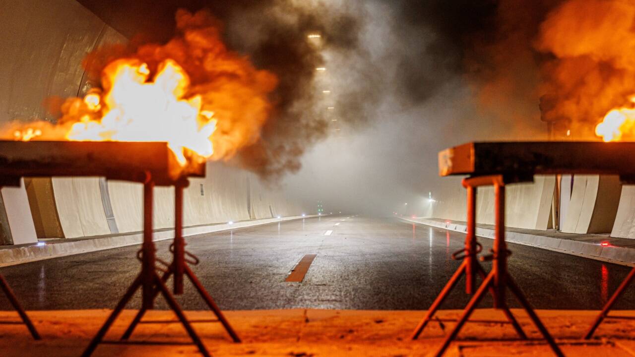 Brandversuch im Helbersbergtunnel mit der Feuerwehr. 
