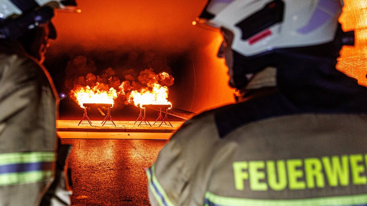 Brandversuch im Helbersbergtunnel mit der Feuerwehr. 