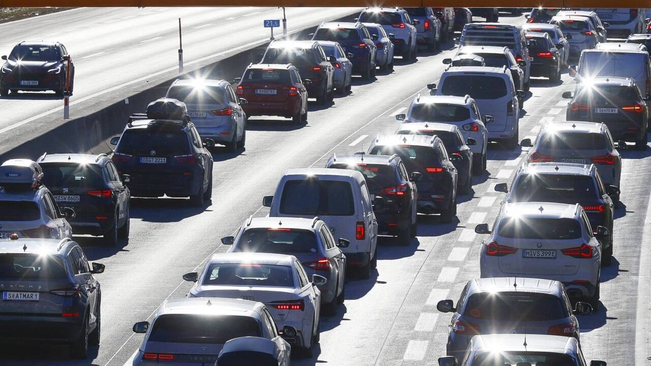 Stau auf der Tauernautobahn (A 10). 