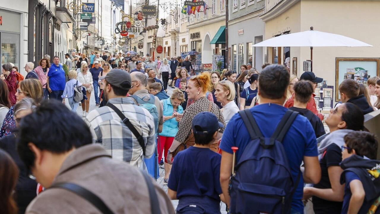 Touristen soll es künftig nicht mehr nur in die Salzburger Innenstadt ziehen – gezielte Angebote in anderen Stadtteilen sollen den Besucherdruck in der Altstadt reduzieren. 