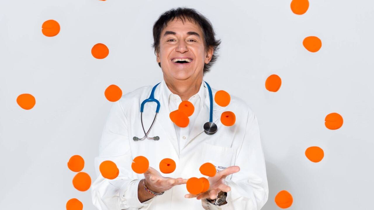 „Humor ist legales Doping“, sagt Roman Szeliga. Er ist Experte für Humor, Kabarettist, Mitbegründer der CliniClowns und Führungskräftetrainer.  