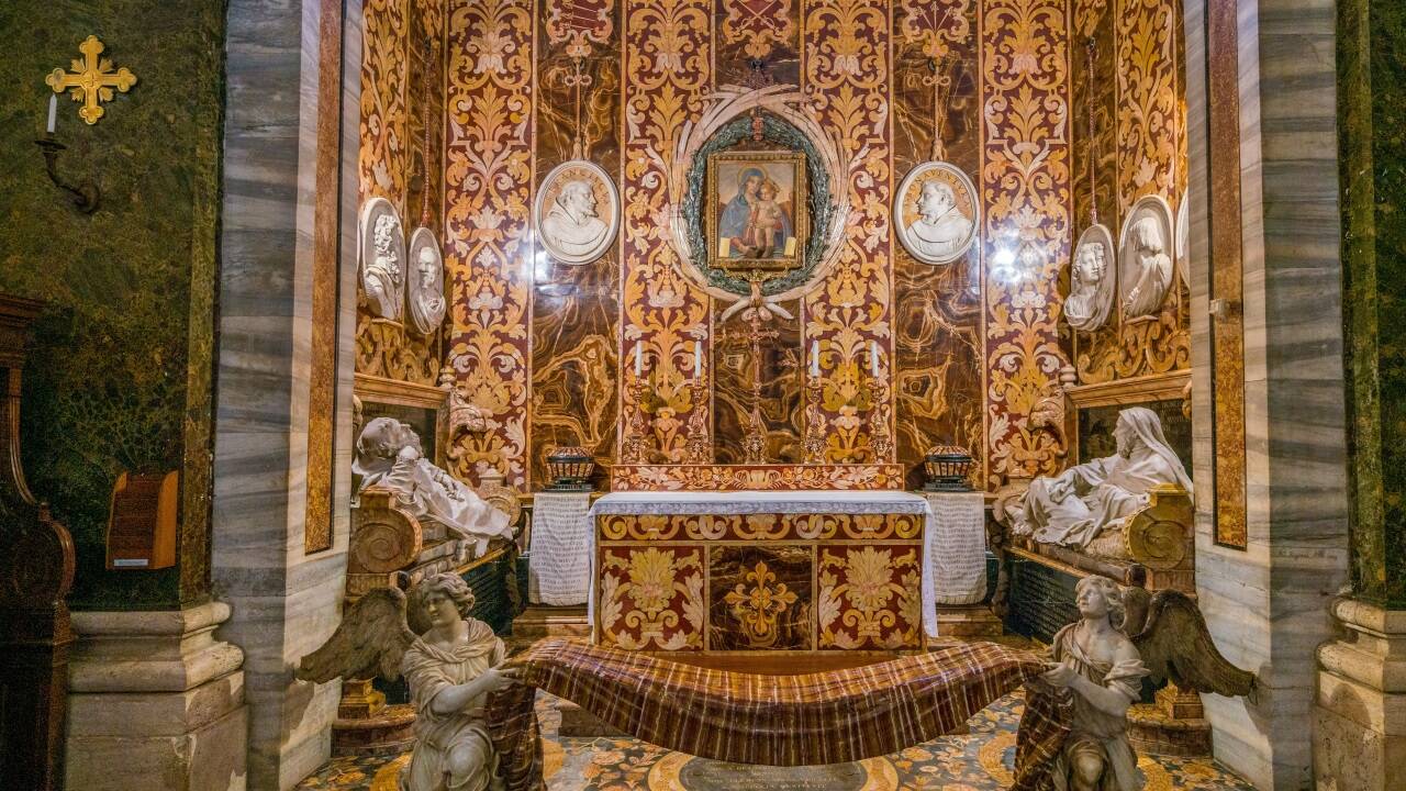 Sinnverwirrendes Barock: die Cappella Spada in San Girolamo della Carità. 