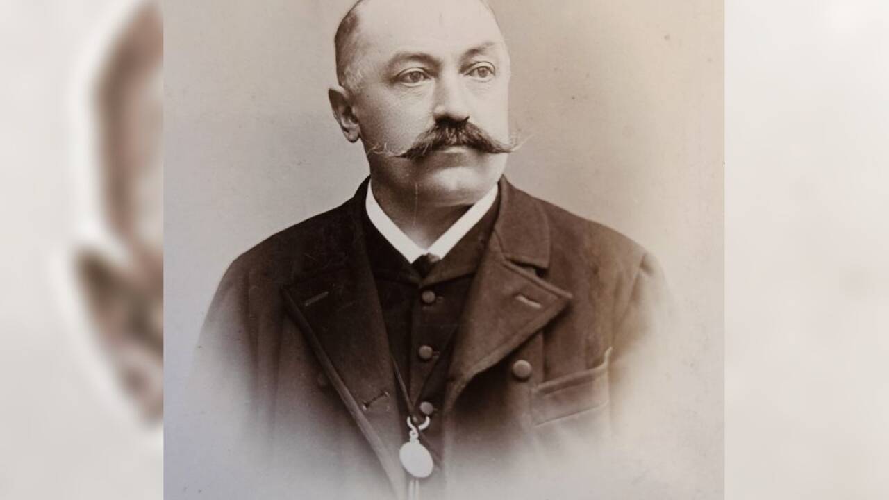Matthäus Köttl (1848 bis 1921) hat das Kaslöchl im Jahr 1902 am jetzigen Standort begründet.  