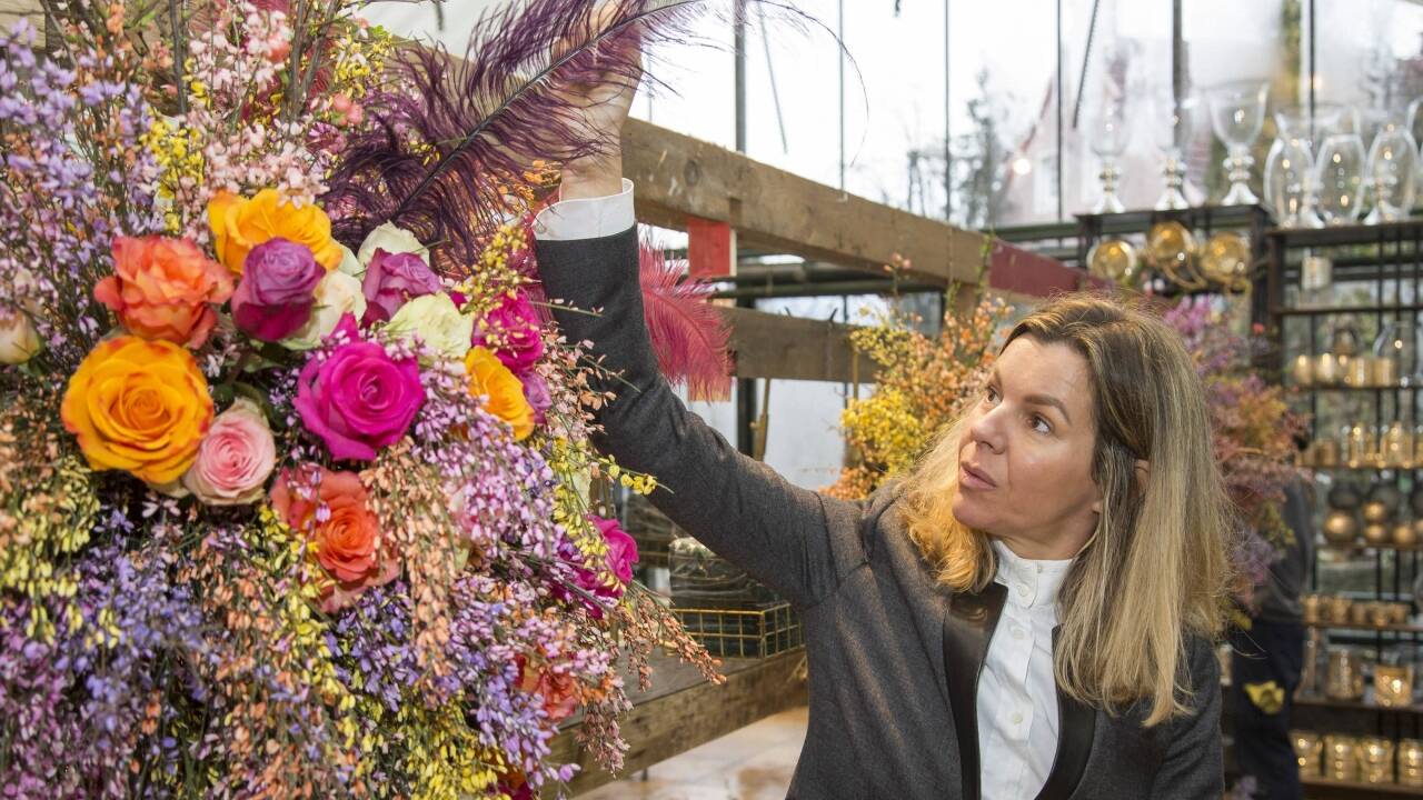 Die Kunstgärtnerei Doll ist zum 19. Mal für den Blumenschmuck des Opernballs verantwortlich. Im 