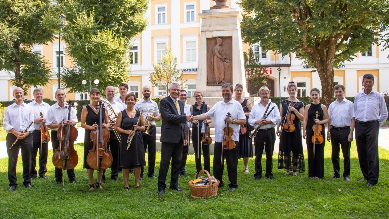 Das Kurorchester Bad Ischl unter Kapellmeister Walter Erla wurde für die Saison 2025 nicht mehr engagiert.  Das Kurorchester Bad Ischl unter Kapellmeister Walter Erla wurde für die Saison 2025 nicht mehr engagiert.