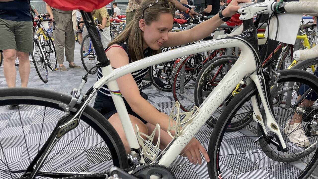 Emma Struijk möchte wieder Triathlon fahren und sucht dafür noch ein Bike. 