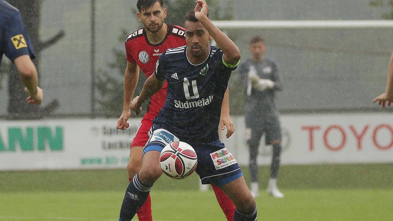 Routinier Benjamin Ajibade (vorn) leitete das Goldtor im Pongau-Derby ein.  
