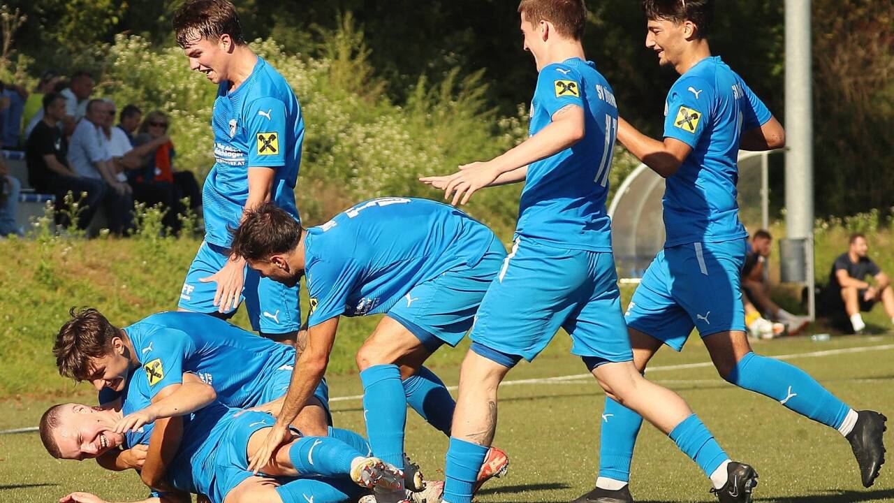 Bürmoos zählt zu den besten Teams der Salzburger Liga. Bürmoos zählt zu den besten Teams der Salzburger Liga.