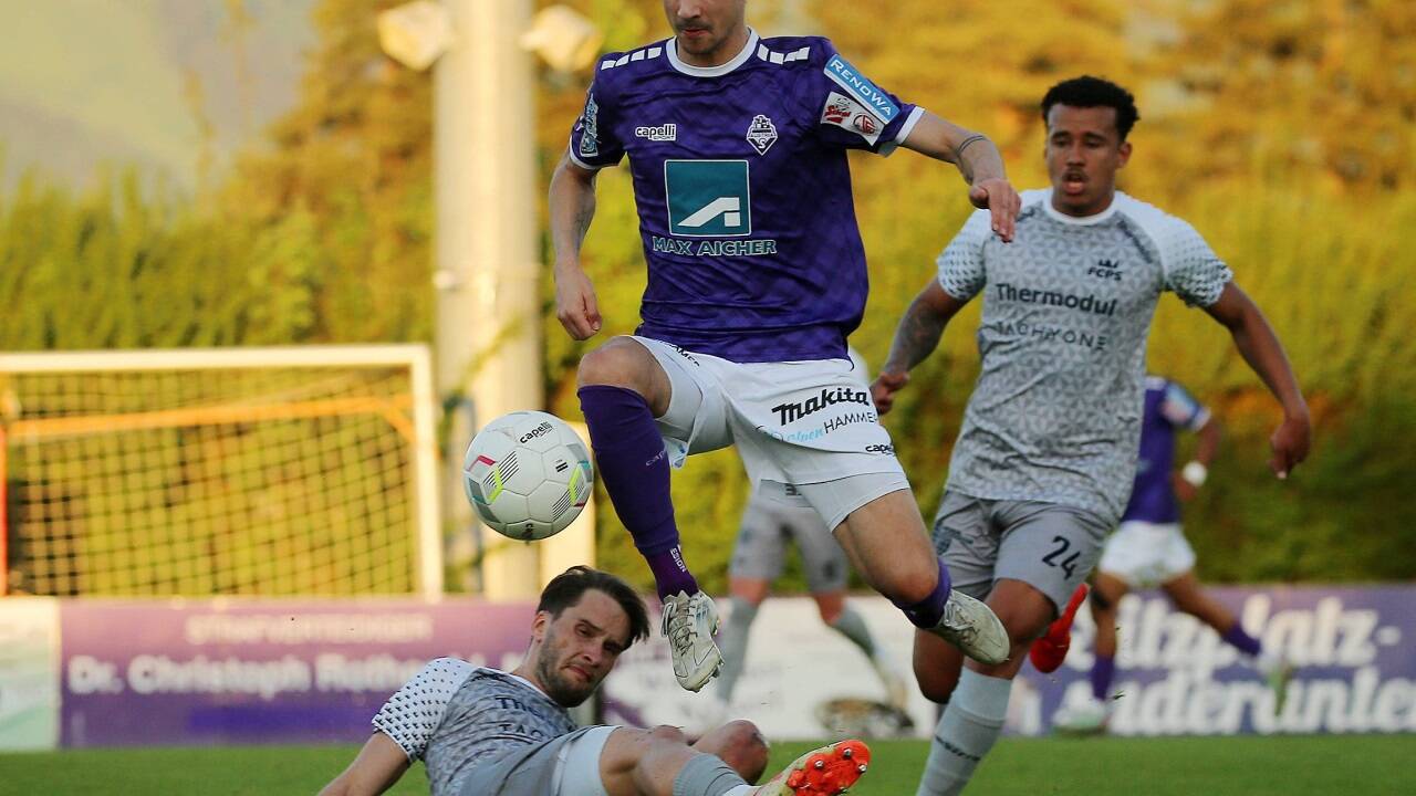 Alexander Schwaighofer und Co. besiegten Saalfelden in der Regionalliga West. Alexander Schwaighofer und Co. besiegten Saalfelden in der Regionalliga West.