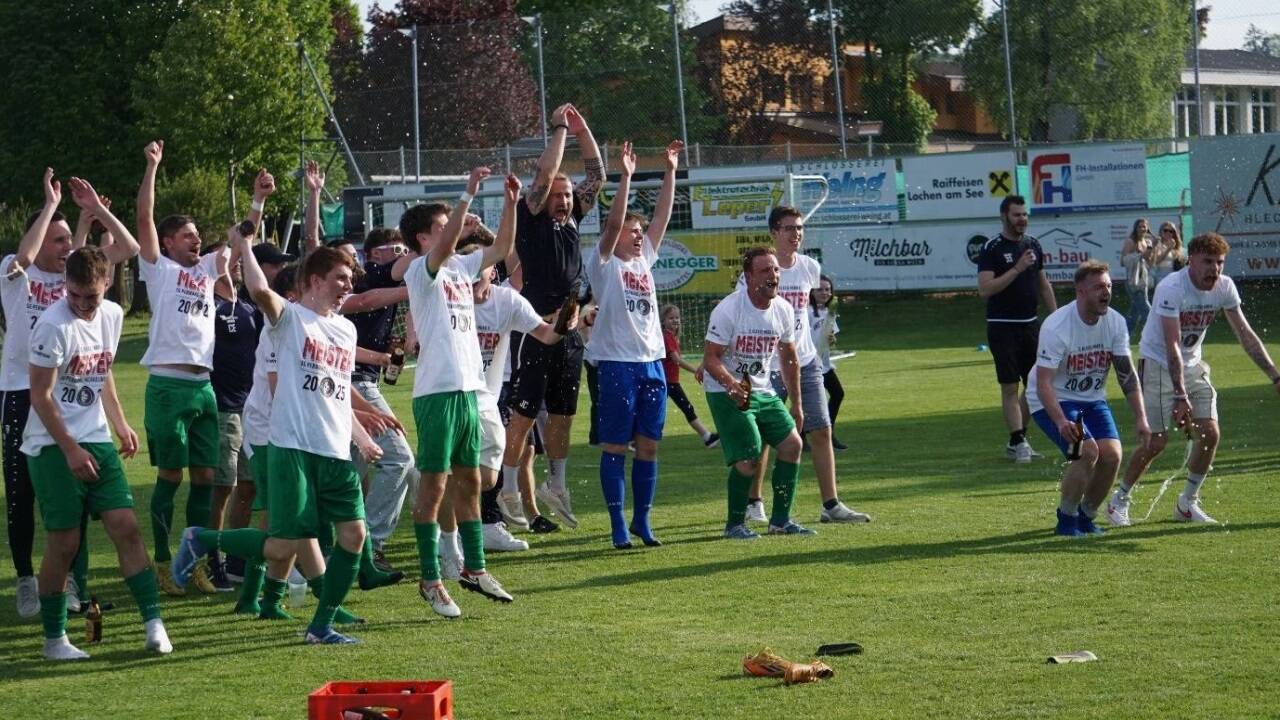 Die erste Meisterfeier im Salzburger Unterhaus in dieser Saison. 