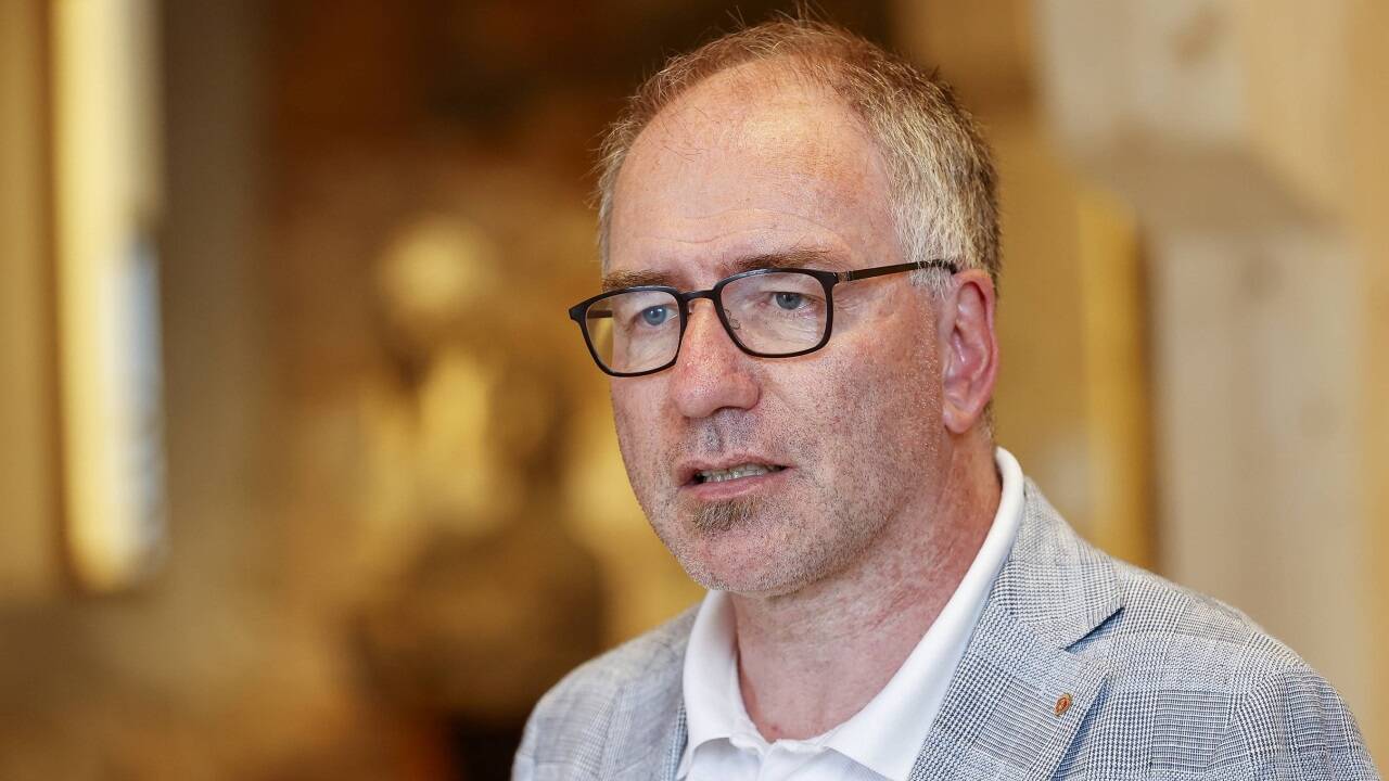 Alexander Stangassinger (SPÖ), Stadtchef in Hallein, sieht die angekündigten Sparmaßnahmen der Salzburger Landesregierung im Bereich Gesundheit und Pflege kritisch.  