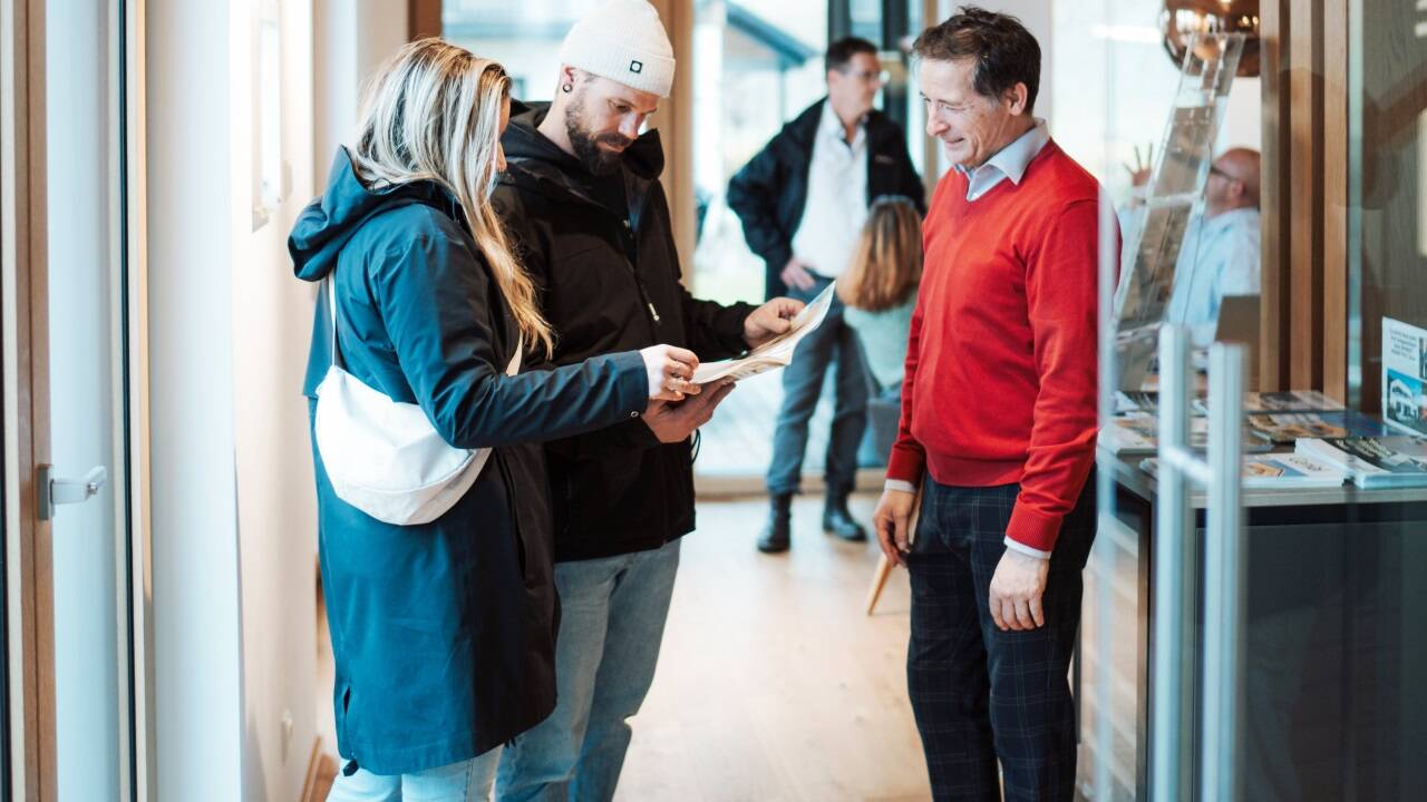 Erfahrene Berater stehen vor Ort zur Verfügung, um individuelle Fragen zu klären. Erfahrene Berater stehen vor Ort zur Verfügung, um individuelle Fragen zu klären.