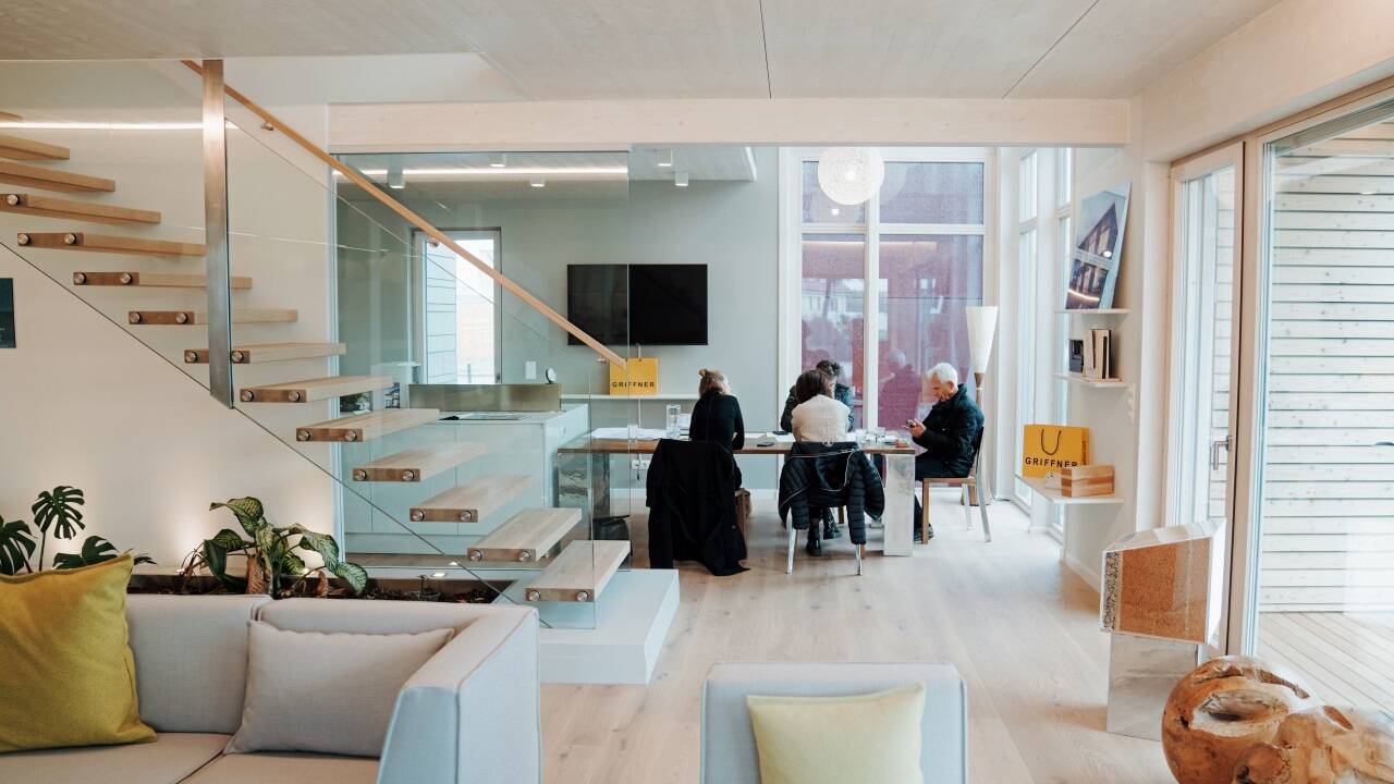 Erfahrene Berater stehen vor Ort zur Verfügung, um individuelle Fragen zu klären. Erfahrene Berater stehen vor Ort zur Verfügung, um individuelle Fragen zu klären.