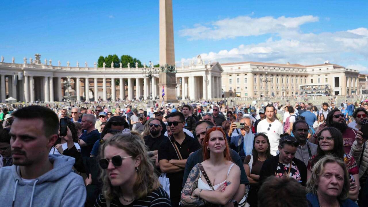 Auf dem Petersplatz versammelten sich anlässlich des Konklaves Gläubige. 
