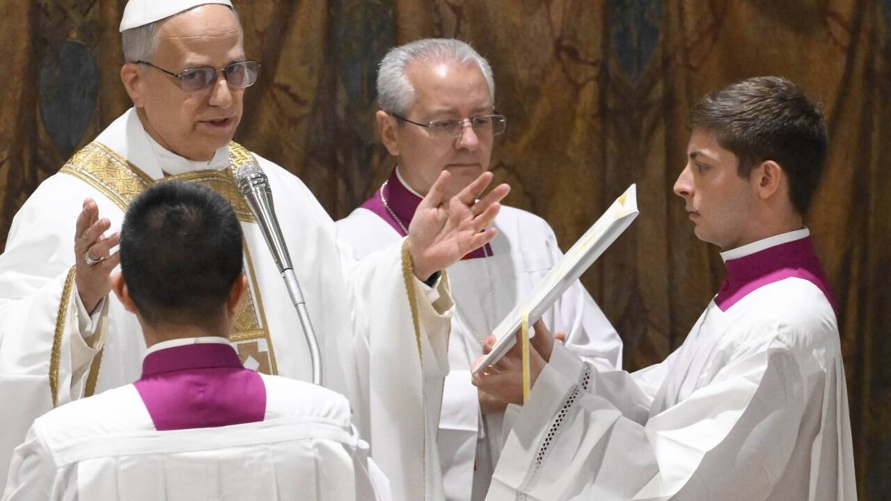 Der neue Papst Leo XIV. bei seiner ersten Messe als Pontifex. 