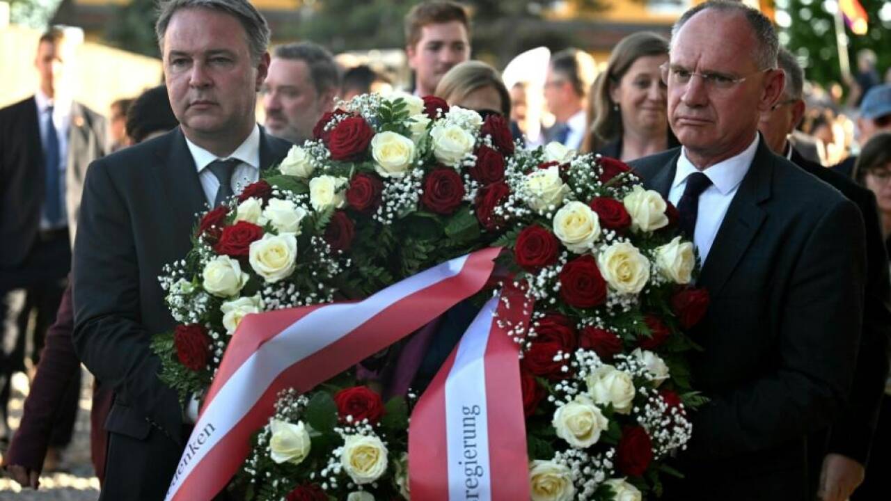 Babler und Karner legten einen Kranz nieder 