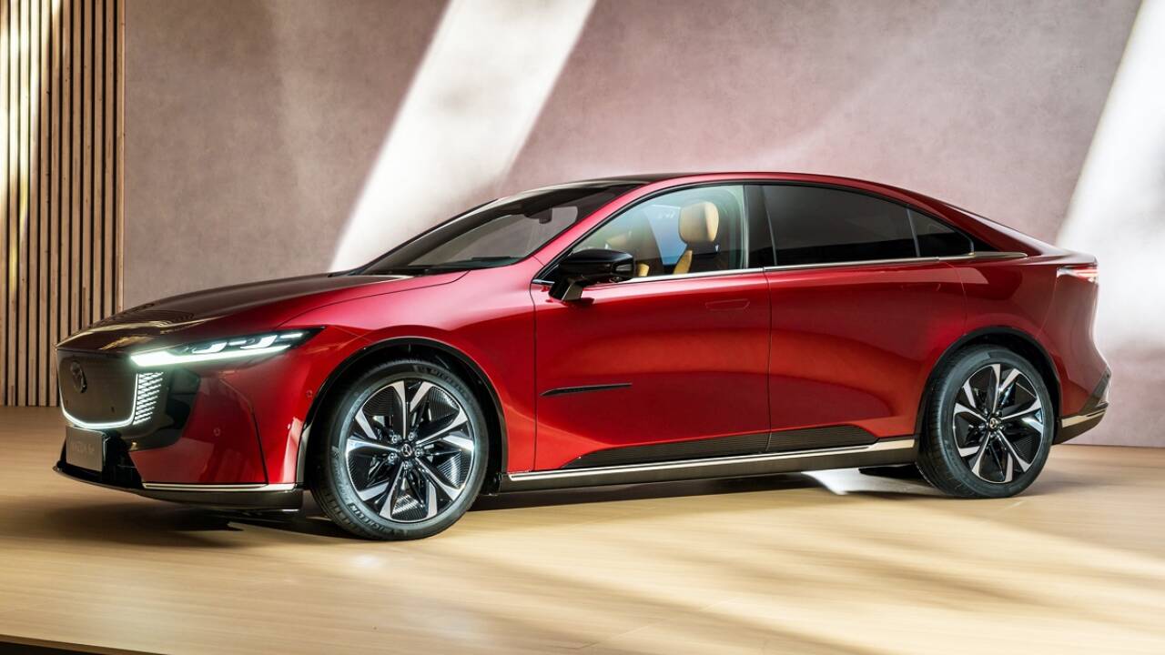 Der Mazda 6e wird ab September 2025 durch Österreich rollen.  