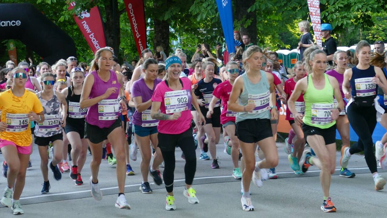 Gemeinsame Freude an der Bewegung ist wichtiger als die Bestzeitenjagd – so wie hier beim Salzburger Frauenlauf.  