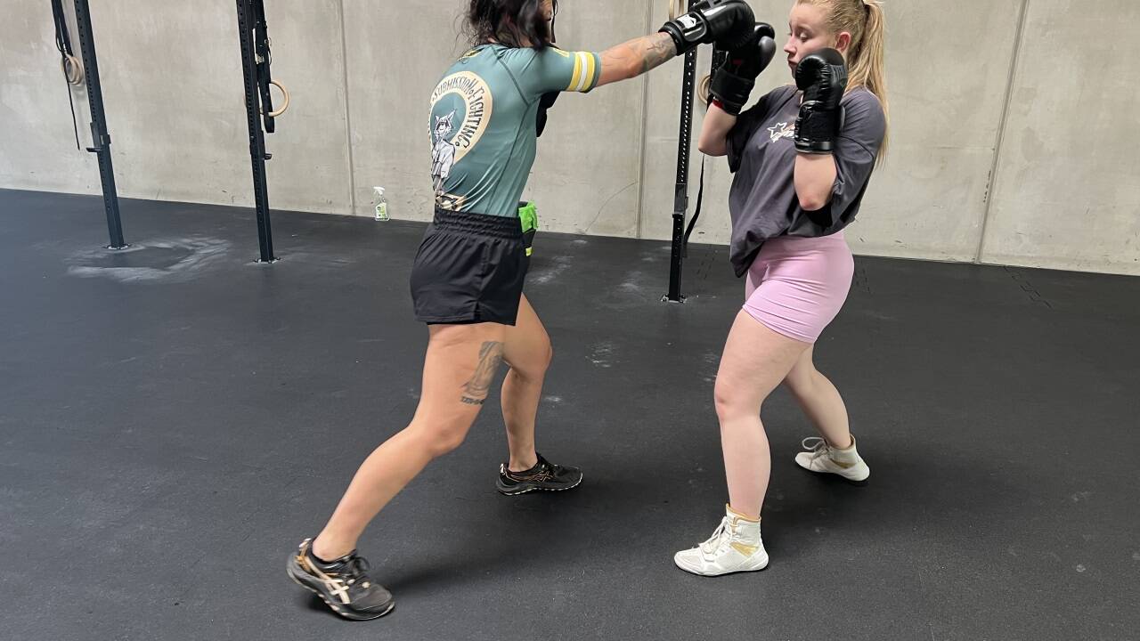 Frauen boxen auch, um sich selbst verteidigen zu können. 