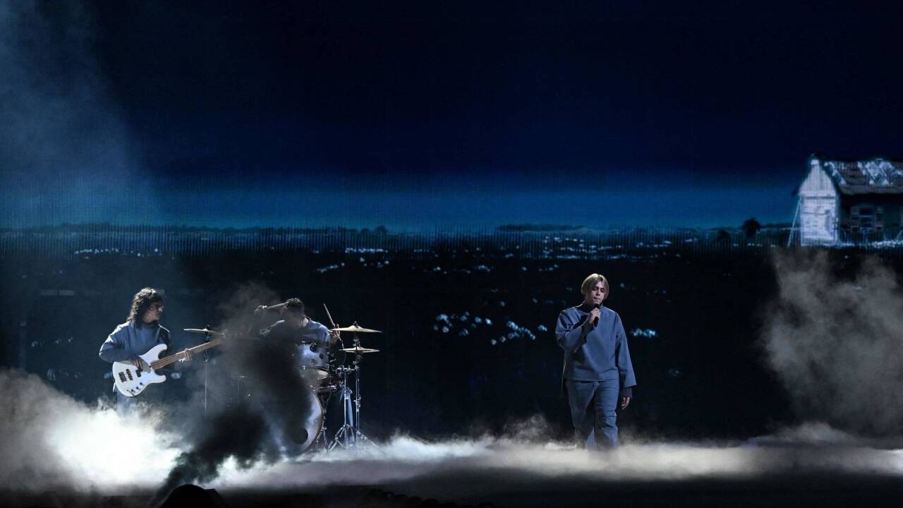 Ebenso zog die Band Katarsis aus Litauen ins Finale ein. 