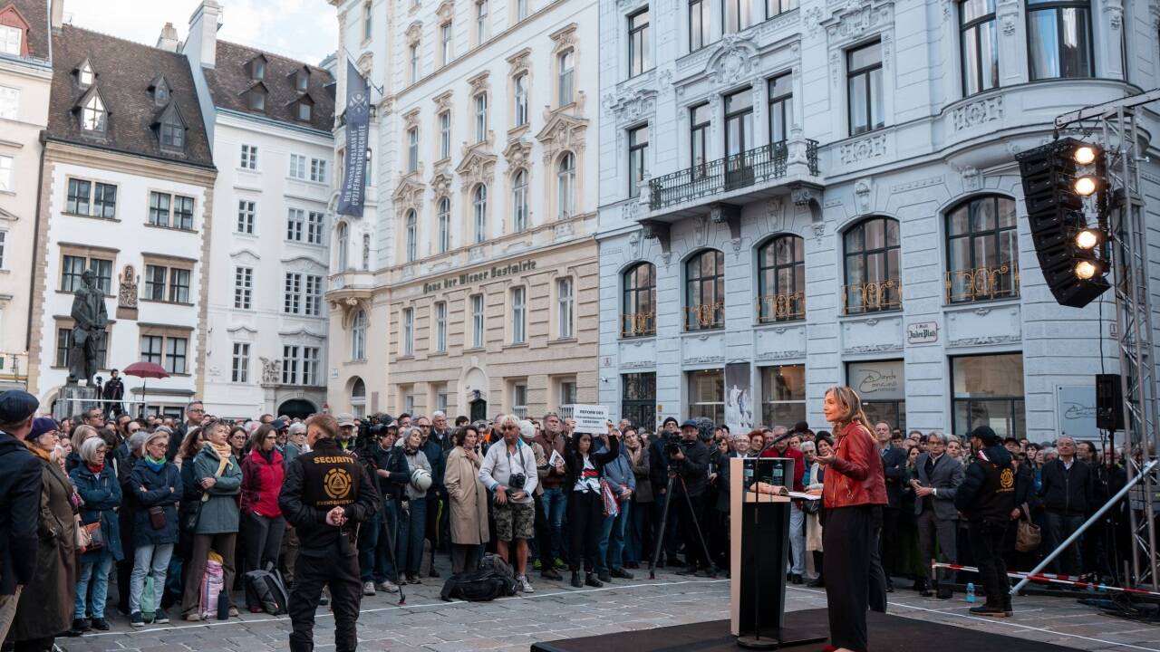 Die albanisch-britische Politikwissenschaftlerin und Philosophin Lea Ypi bei ihrer „Rede an Europa 2025“  