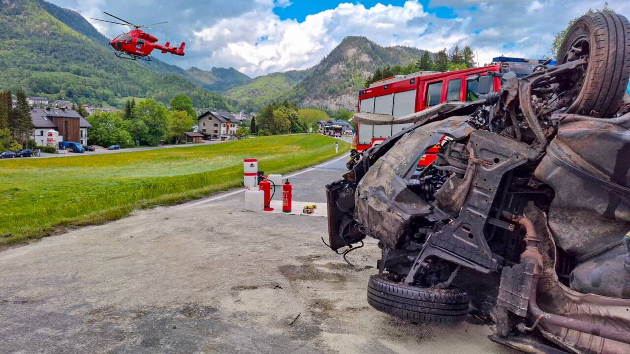 Schwerer Unfall auf der Wolfgangsee Landesstraße.  