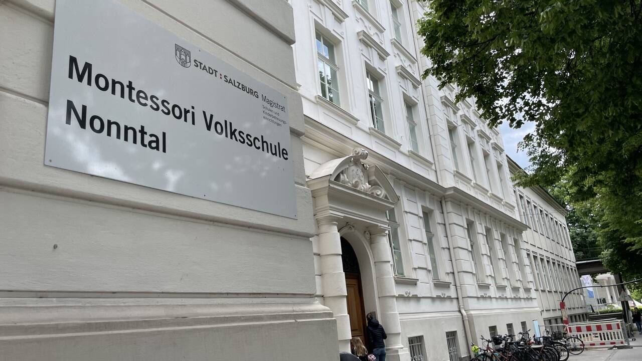 Wie geht man damit um, wenn es an einzelnen Schulen zu viele Anmeldungen gibt – wie heuer in der Volksschule Nonntal? Die Stadt überlegt sich ein neues System.  