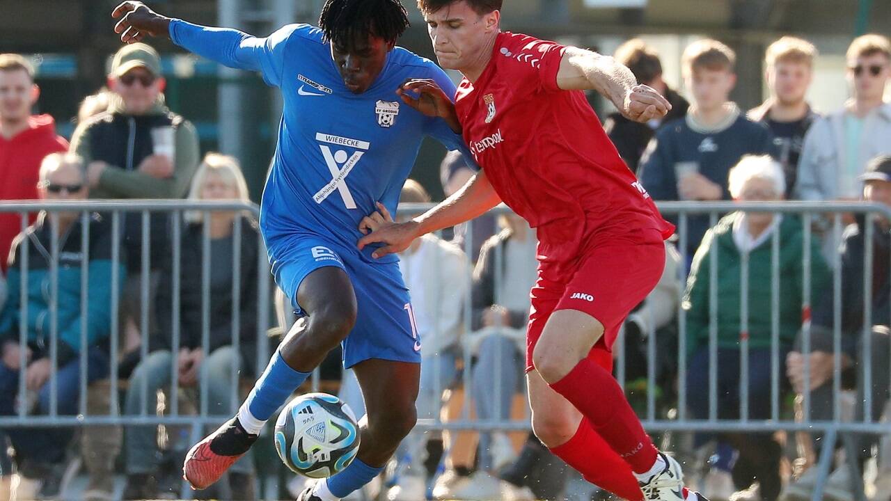 Ousainou Surr (links) könnte die Salzburger Liga im Sommer verlassen. 