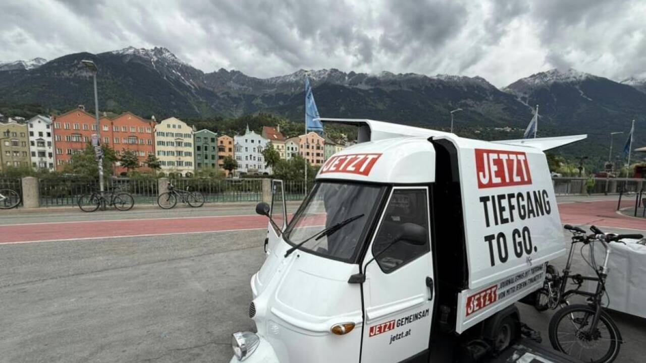 "Jetzt" warb auch in Innsbruck um Mitglieder  'Jetzt' warb auch in Innsbruck um Mitglieder