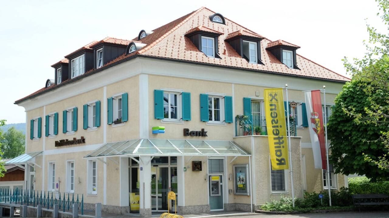 In der Raiffeisen-Bankstelle Seeham werden Kunden ab 15. September kein Personal mehr antreffen. 