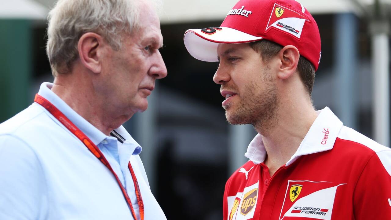 Red-Bull-Motorsportberater Helmut Marko (links) wünscht sich Ex-Schützling Sebastian Vettel als seinen Nachfolger. Das Bild stammt aus dem Jahr 2016.  